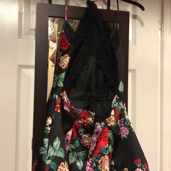 Prom dress - Picture 7 of 8